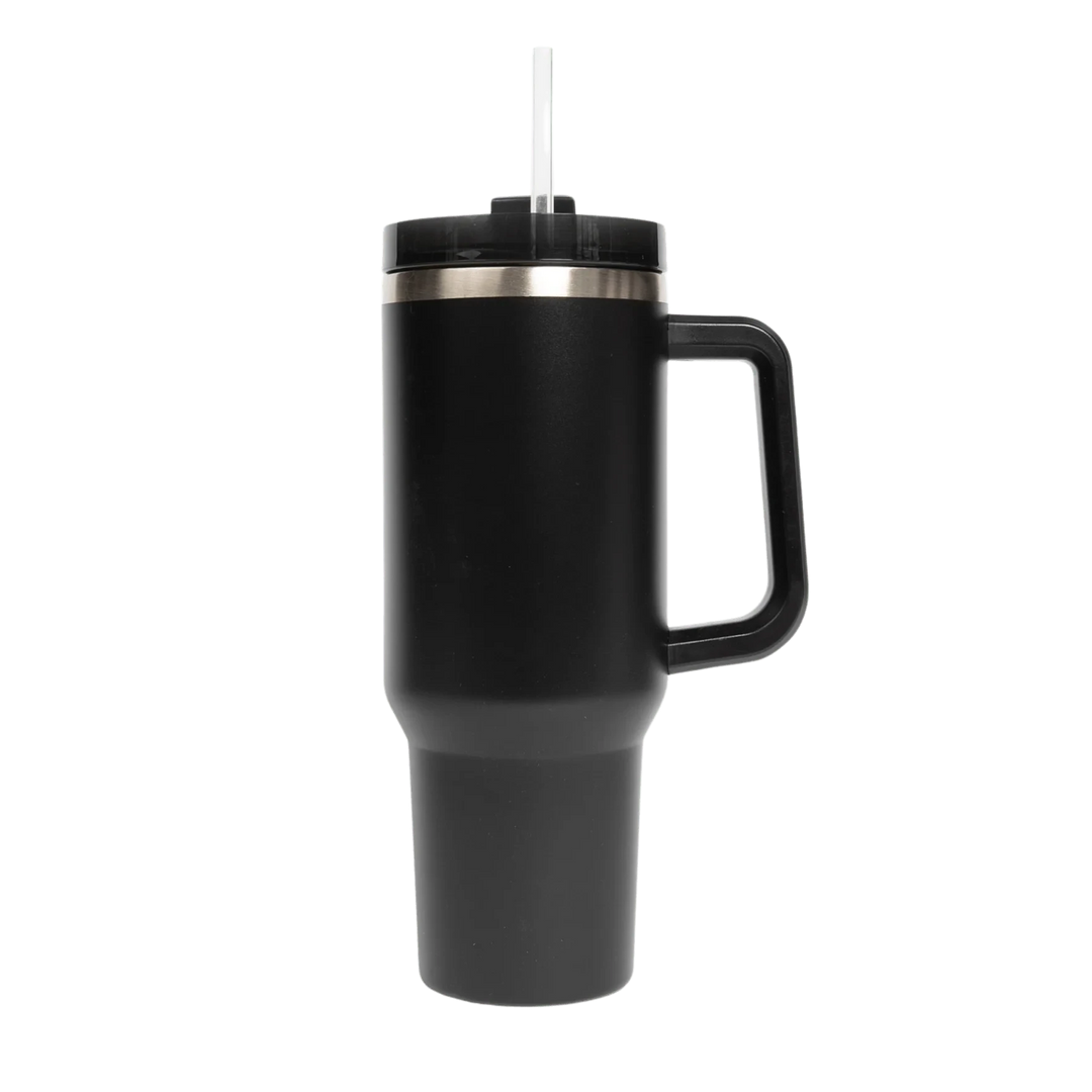 Schwarzer Tumbler / Thermobecher von Sweet Water Decor vor hellem Hintergrund. North Glow