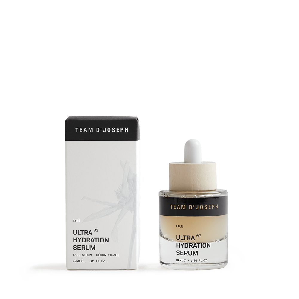 Hydratisierendes Serum für trockene Haut – Ultra Hydration Serum von TEAM DR JOSEPH mit Pipettenflasche und Verpackung North Glow