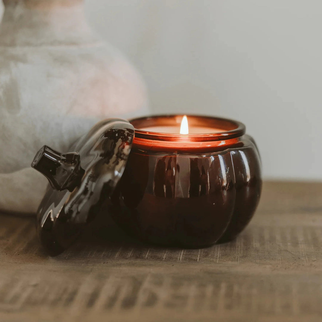 HELLO FALL - Pumpkin Kerze in braun SWEET WATER DECOR North Glow