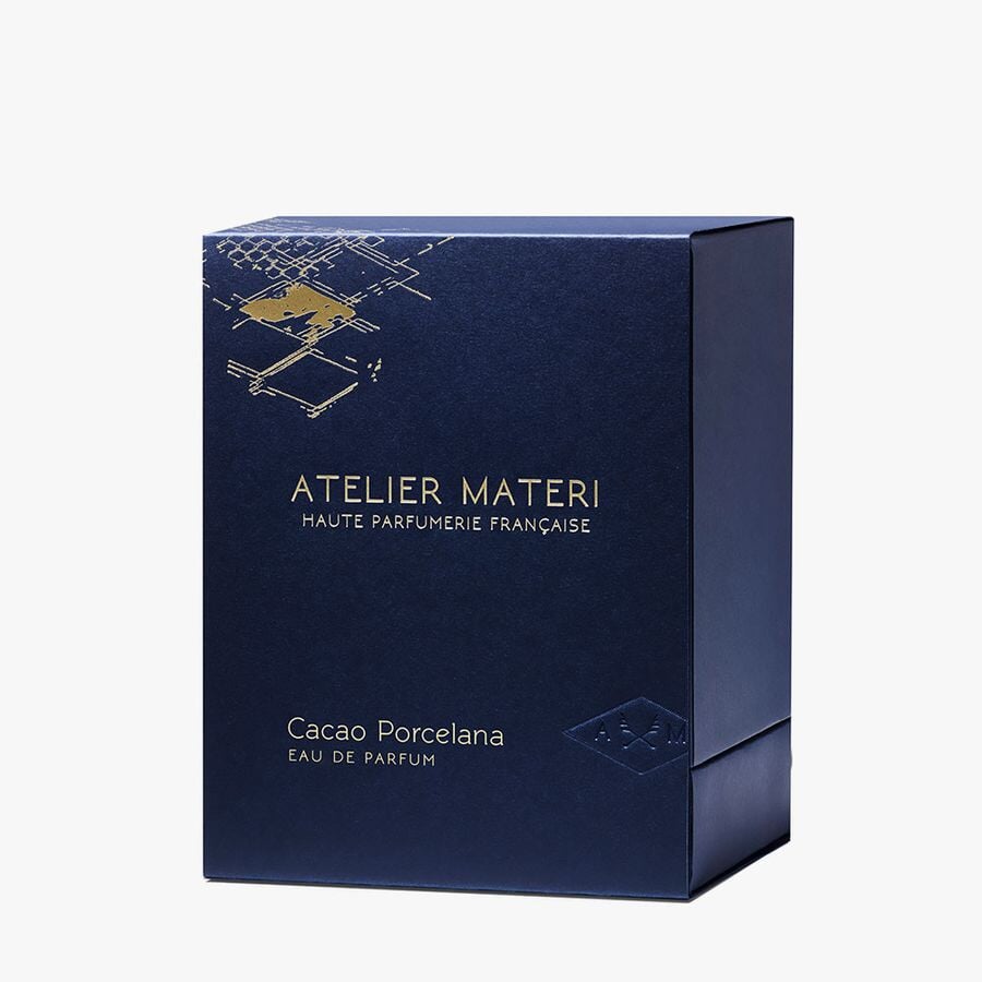  Dark blue "Cacao Porcelana" packaging from Atelier Materi against a white background. North Glow