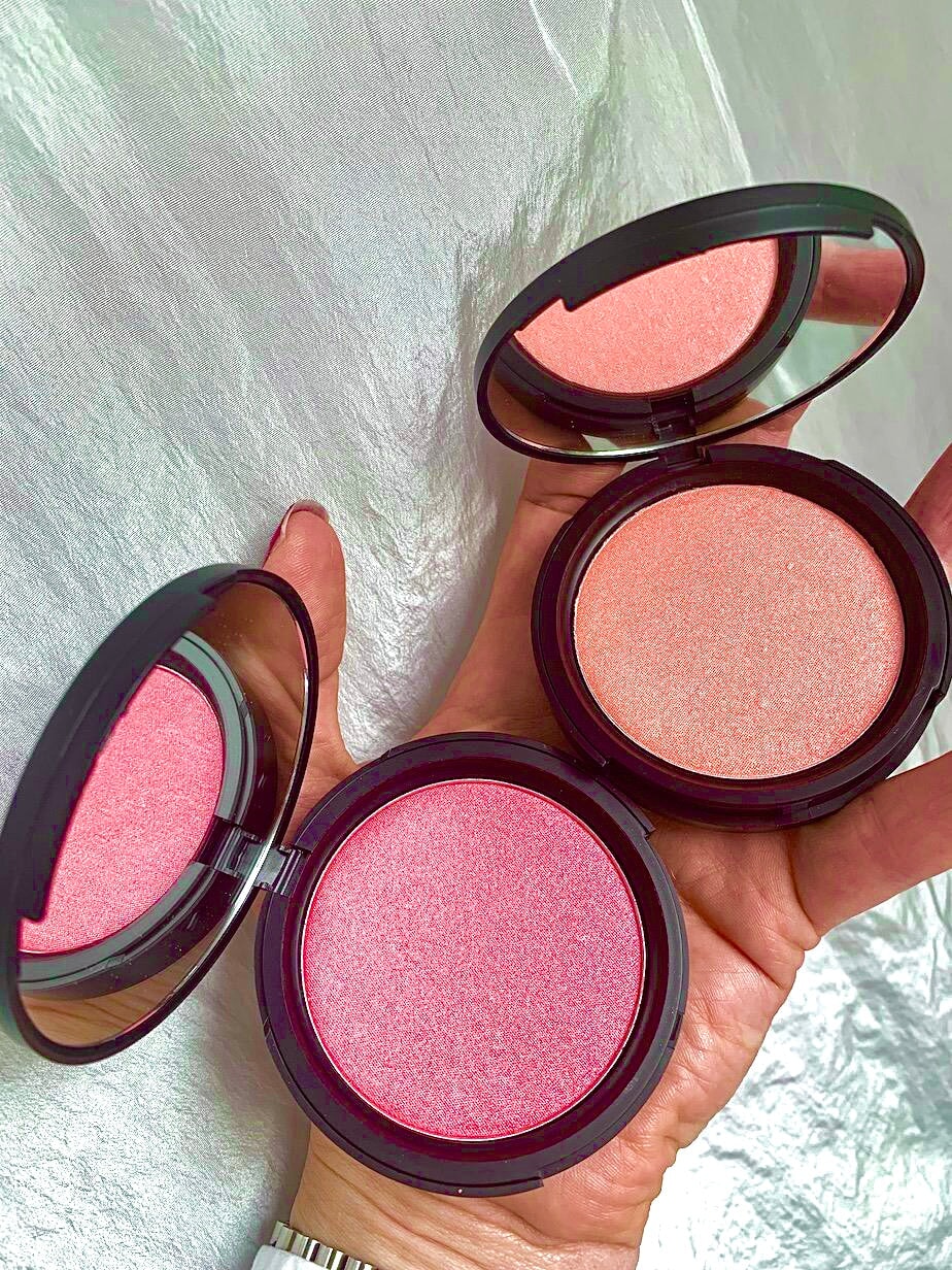 Luminescence ~ radiant blush and highlighter in one, in 2 shades North Glow