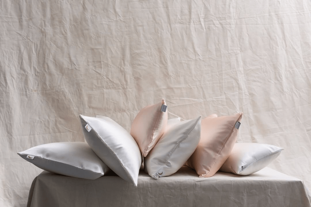 Premium silk pillowcase against wrinkles, acne and split ends - 40x80 North Glow
