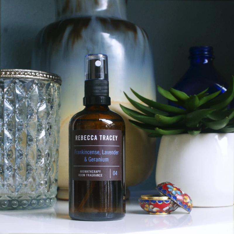 Room spray in the fragrance combination incense, lavender & geranium North Glow