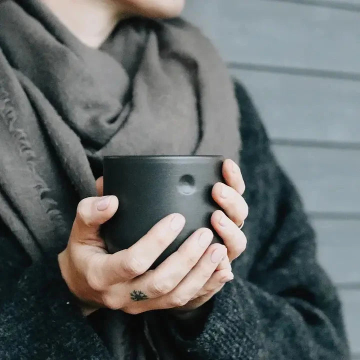 Stylish coffee and tea mug ceramic resting point - black