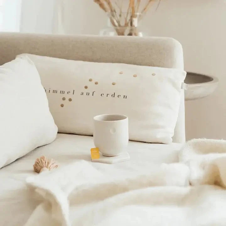 Stylish coffee and tea mug ceramic resting point - warm white