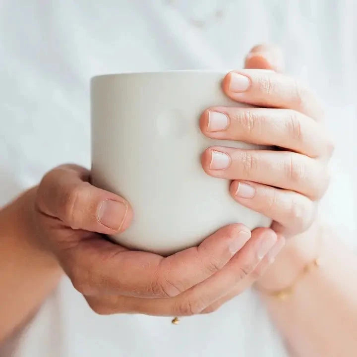 Stylish coffee and tea mug ceramic resting point - warm white