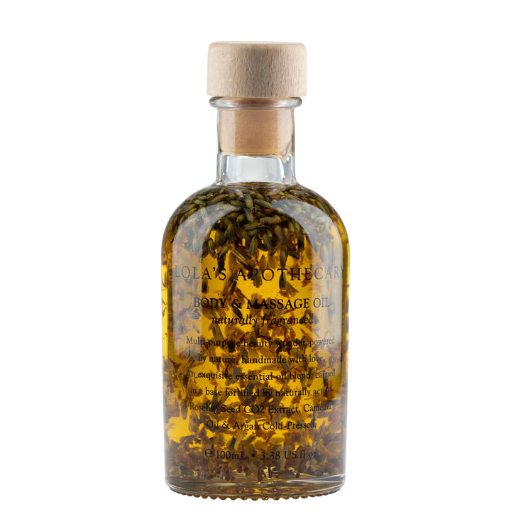 Glasflasche Body- und Massageöl von Lola´s Apothecary vor weißem Hintergrund.